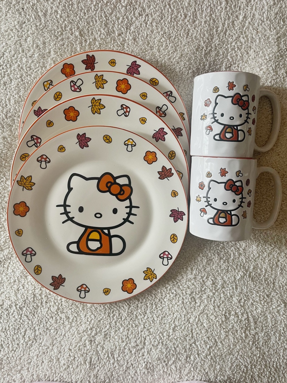 Hello Kitty Autumn Floral Plate and Mug Set - White, Orange, Yellow, Pink